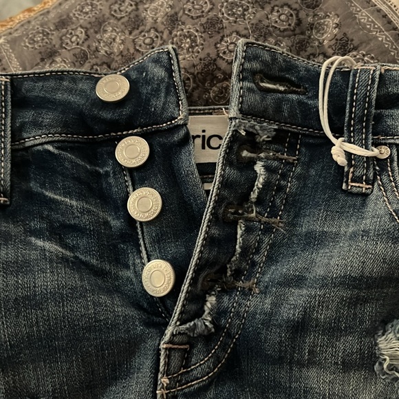 Distressed denim shorts - Picture 8 of 10